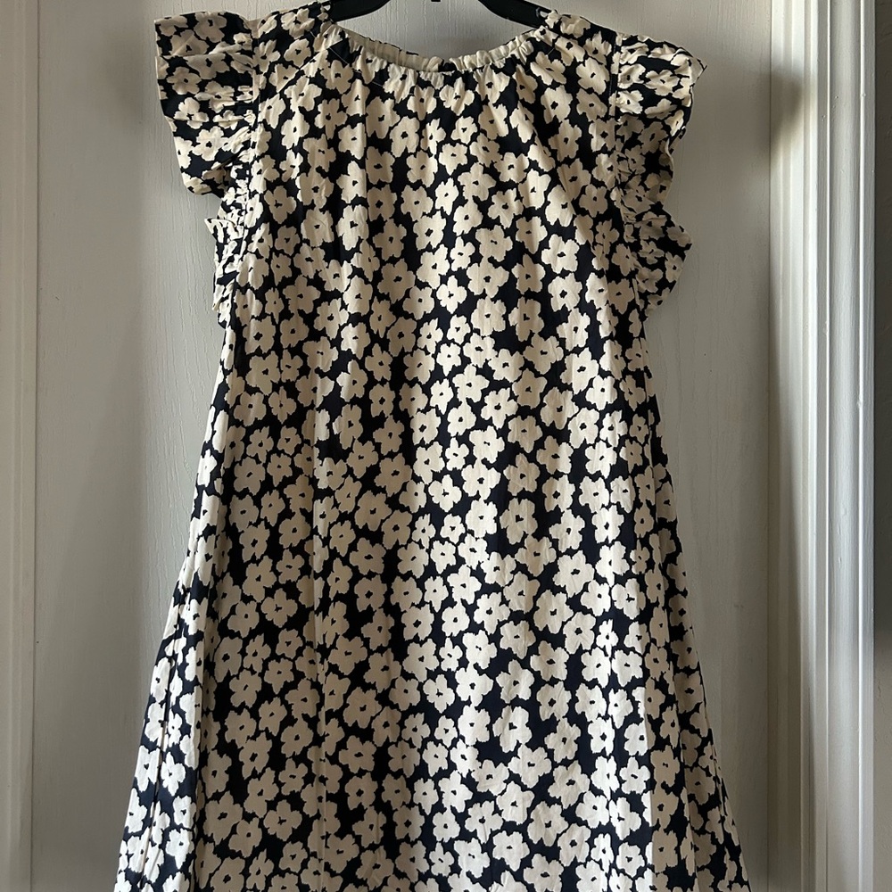 Women’s Black and Cream Floral Ruffle Sleeve Dress